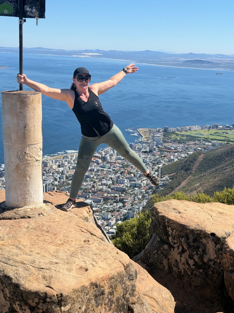 Suada Peak Pose